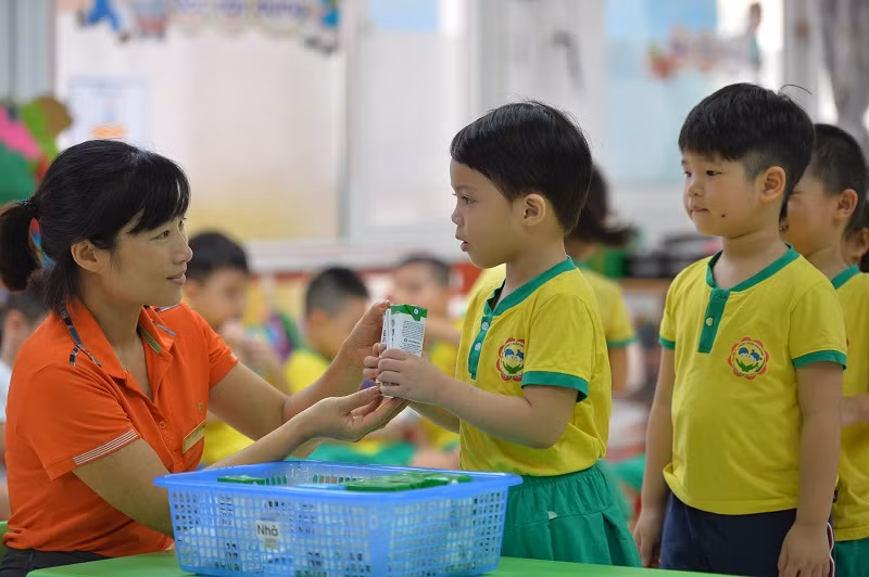Sữa học đường đến trường cùng trẻ trong năm học mới -0