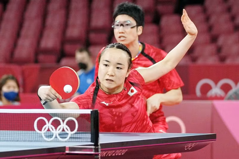 Cặp VĐV Jun Mizutani và Mima Ito giúp Nhật Bản lần đầu đoạt HCV Olympic bóng bàn nội dung đôi nam nữ. Ảnh:KYODONEWS.NET