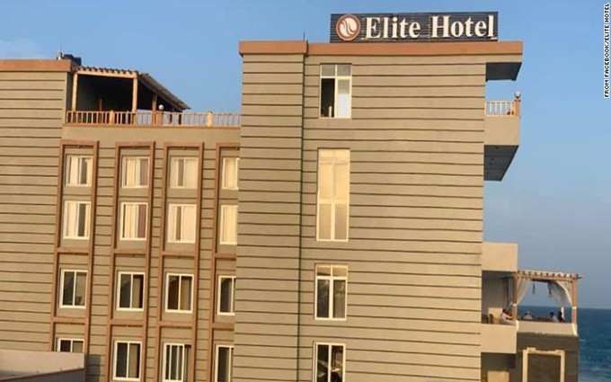 Khách sạn Elite nằm trong khu vực được bảo vệ nghiêm ngặt tại thủ đô của Somalia. (Ảnh: CNN)