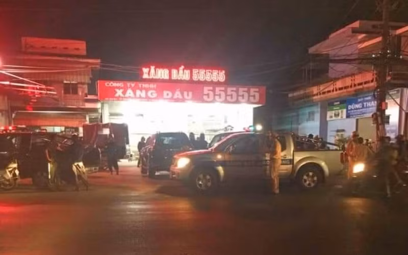 Bắt thêm hai tàu 3.000 tấn trong đường buôn lậu xăng giả -0