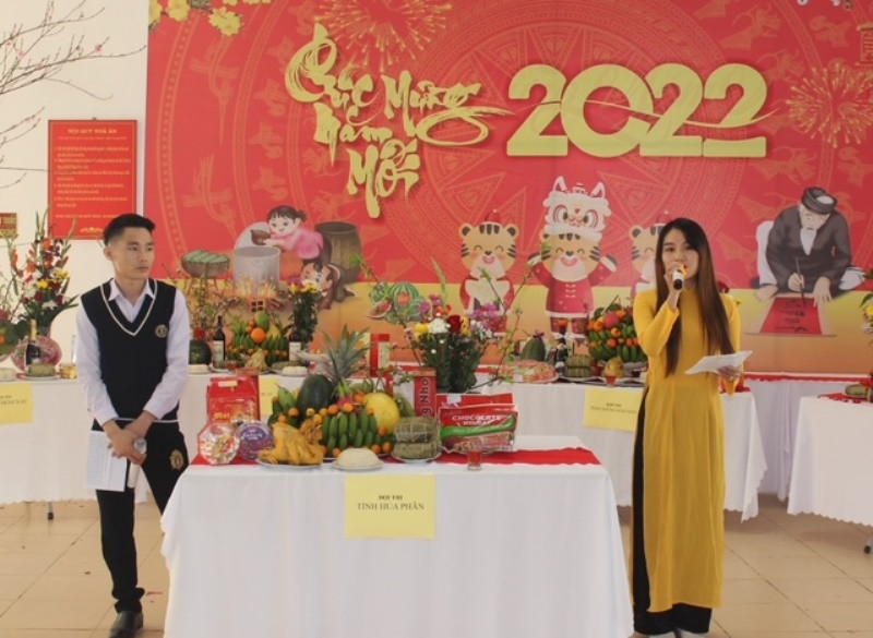 Trường Đại học Tây Bắc tổ chức thi làm mâm ngũ quả cho các lưu học sinh Lào. Tăng cường hợp tác đào tạo nguồn nhân lực cho các tỉnh Bắc Lào -0