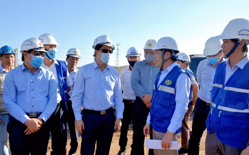 Khó khăn nguồn cung cấp vật liệu đắp nền thi công cao tốc bắc-nam, đoạn qua Bình Thuận -0