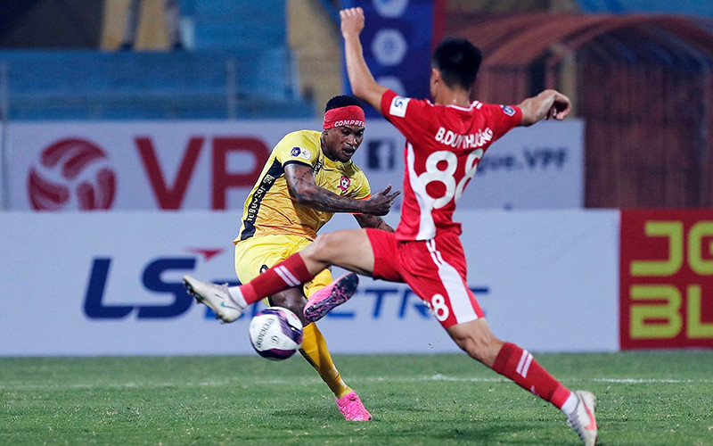 Thi đấu nỗ lực, Hải Phòng FC (áo vàng) đã thắng Viettel. Ảnh: ĐỨC CƯỜNG
