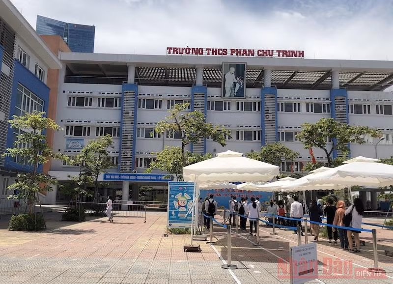 Hơn một triệu thí sinh cả nước đến tập trung tại các điểm thi -0