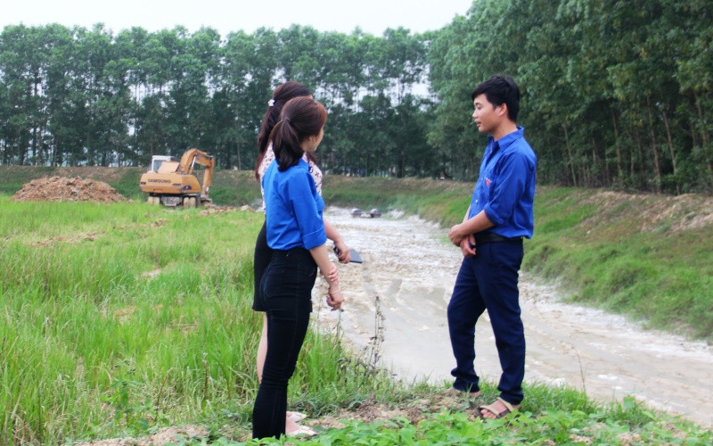 Từ thành công bước đầu, đoàn viên Lê Sỹ Thuật nuôi thử nghiệm mô hình tôm càng xanh xen lúa bước đầu có hiệu quả nên đầu năm 2021, mạnh dạn cải tạo đất trồng, triển khai đại trà mô hình nuôi tôm càng xanh xen lúa. anh_2_3-1616327593005.jpg