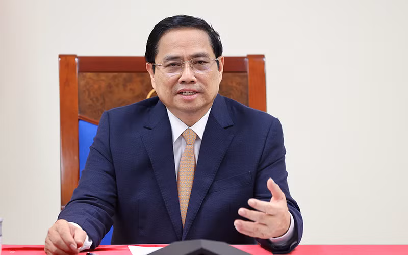 Thủ tướng Phạm Minh Chính tại cuộc điện đàm với Thủ tướng Nội các Hàn Quốc Han Duck-soo.