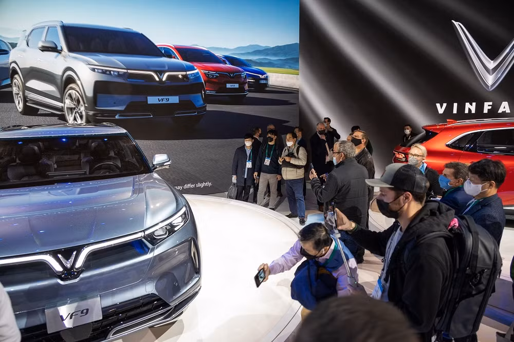 VinFast dừng sản xuất xe xăng, chuyển sang xe thuần điện từ cuối năm 2022 -0