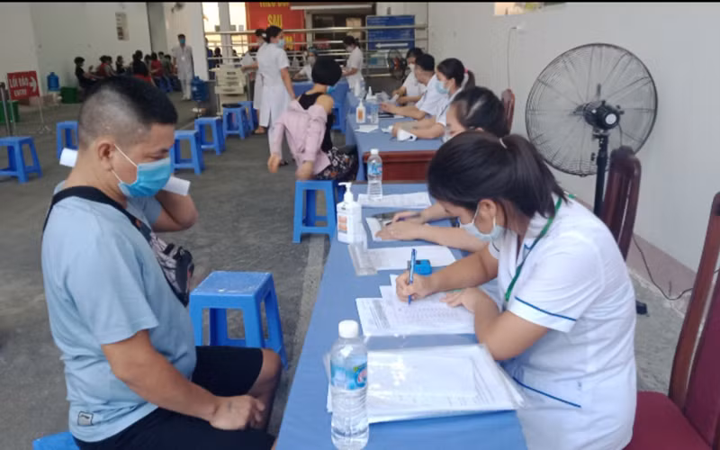 Ngay sau khi khánh thành công trình, Trung tâm Y tế TP Thái Nguyên đưa công trình vào sử dụng phục vụ tiêm vaccine phòng Covid-19 cho nhân dân.