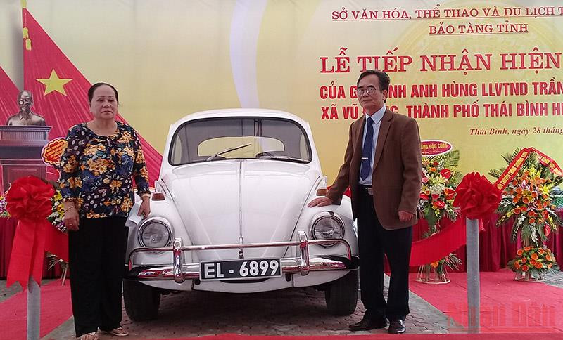 Ngày 28/4/2017, bà Đặng Thị Thiệp (vợ Anh hùng Lực lượng vũ trang nhân dân Trần Văn Lai) trao tặng chiếc xe ô-tô cho Bảo tàng tỉnh Thái Bình. Những điều đặc biệt về chiếc xe ô-tô trưng bày tại Bảo tàng tỉnh Thái Bình -0