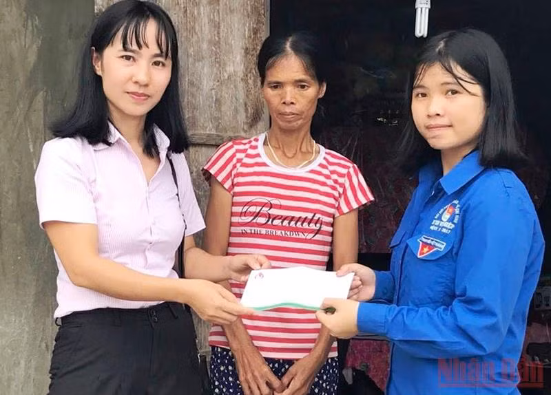 Chắp cánh ước mơ cho học sinh, sinh viên nghèo -0