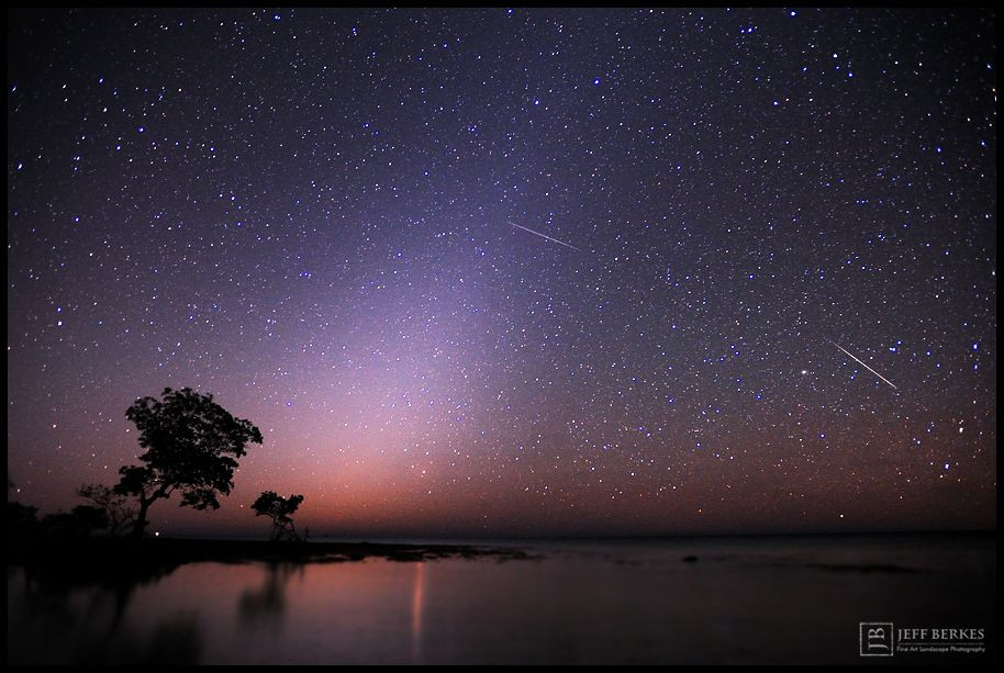 Mưa sao băng Quadrantids trên vùng biển Florida năm 2012. Ảnh: Jeffrey Berkes.