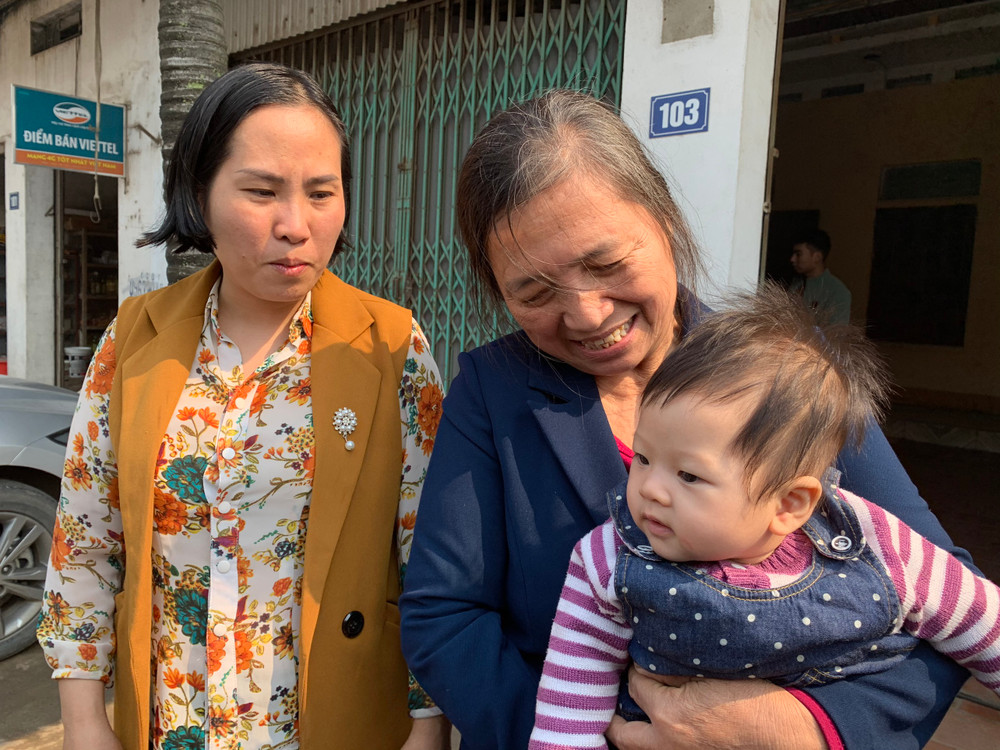 Những giọt nước mắt hạnh phúc đã rơi khi chị Hưng sinh con khỏe mạnh. Kỳ diệu sinh con khỏe mạnh dù mẹ mang gien bệnh hemophilia -0