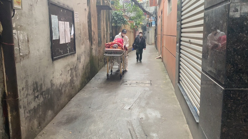 Trung bình mỗi ngày nhóm vận chuyển khoảng 70-80 trường hợp F0. Mang hành trình Thiện nguyện Nhất Tâm ra Hà Nội -0