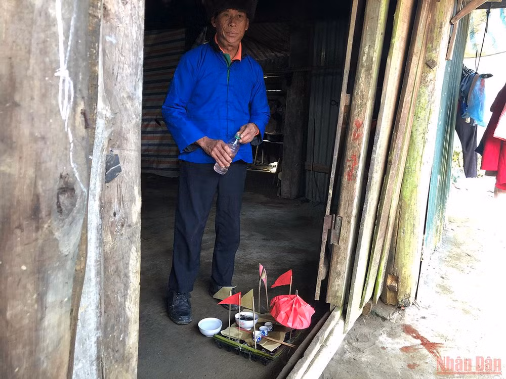 Vui nhộn lễ quét ma của người Phù Lá -0
