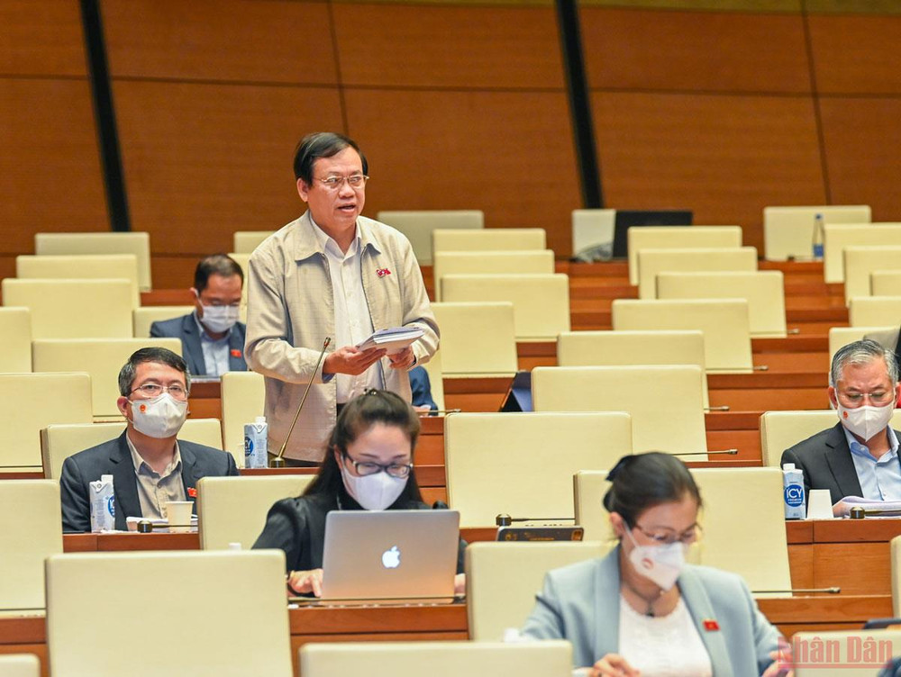 Đại biểu Quốc hội tỉnh Nam Định Vũ Trọng Kim phát biểu thảo luận. (Ảnh: DUY LINH) Cần có sự đổi mới mạnh mẽ trong thi đua, khen thưởng -0