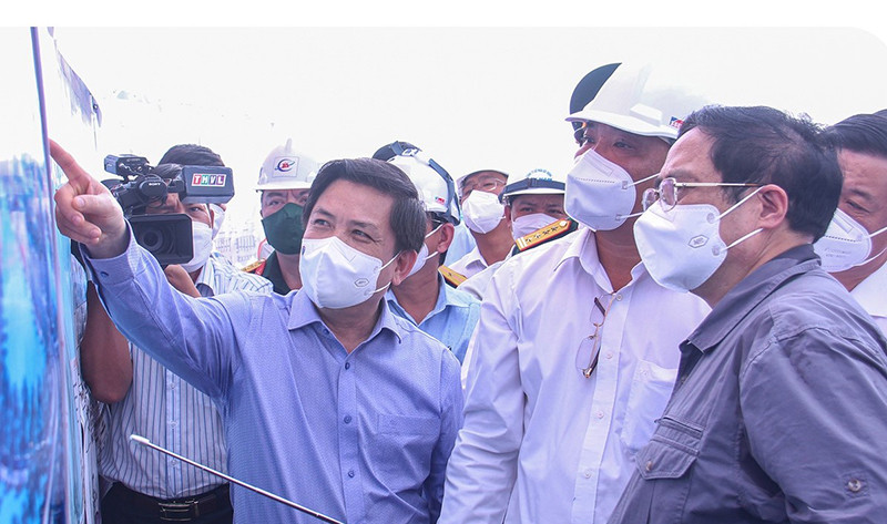 Bộ trưởng Giao thông vận tải Nguyễn Văn Thể báo cáo Thủ tướng tình hình triển khai các dự án giao thông vùng đồng bằng sông Cửu Long. Hơn 700 km cao tốc bắc-nam sẽ triển khai thế nào? -0