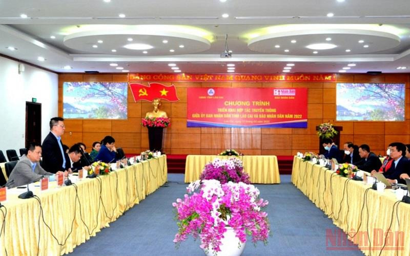 Quang cảnh Hội nghị hợp tác truyền thông giữa tỉnh Lào Cai và Báo Nhân Dân, giai đoạn 2021-2025. Tăng cường hợp tác truyền thông giữa tỉnh Lào Cai và Báo Nhân Dân -0