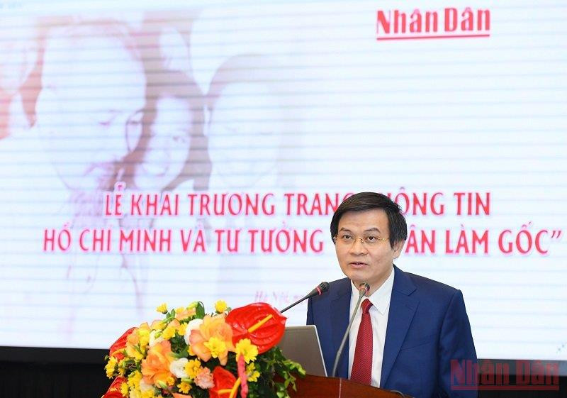 Đồng chí Đoàn Minh Huấn phát biểu tại lễ khai trương Trang thông tin Hồ Chí Minh và tư tưởng “lấy dân làm gốc”. (Ảnh: THÀNH ĐẠT) Khai trương Trang thông tin đặc biệt Hồ Chí Minh và tư tưởng “lấy dân làm gốc” -0