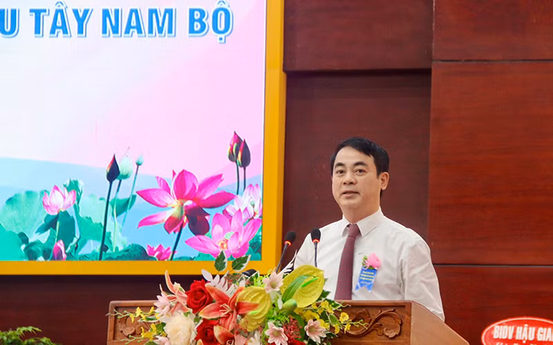 Bí thư Tỉnh ủy Hậu Giang Nghiêm Xuân Thành phát biểu tại buổi họp mặt.
