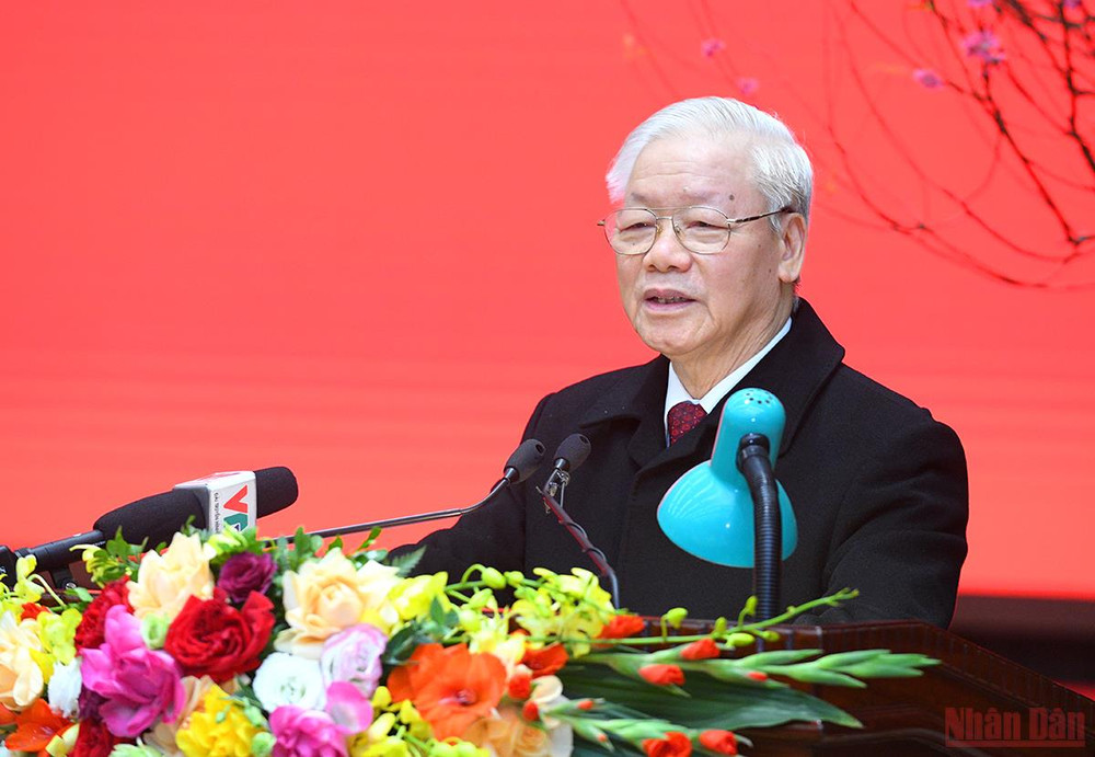 Thay mặt lãnh đạo Đảng, Nhà nước, đồng chí Tổng Bí thư Nguyễn Phú Trọng ghi nhận, biểu dương và chúc mừng những thành tựu, những thành tích của Thủ đô trong năm 2021. (Ảnh: Thành Đạt) Tổng Bí thư Nguyễn Phú Trọng thăm, chúc Tết Đảng bộ, Chính quyền và nhân dân Thủ đô -0