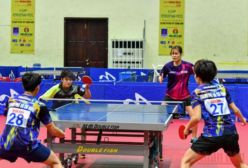 Nội dung đôi nữ là cuộc đối đầu giữa cặp VĐV Trần Mai Ngọc-Nguyễn Thị Nga với cặp VĐV Nguyễn Khoa Diệu Khánh-Nguyễn Bạch Thanh Thư. Chức vô địch đôi nam, đôi nữ thuộc về CLB Hà Nội T&T và TP Hồ Chí Minh -0