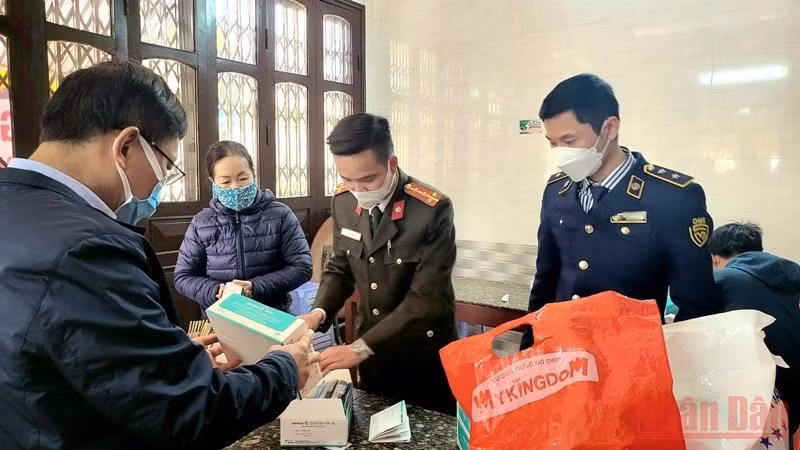 Tăng cường xử lý những vi phạm về thiết bị và thuốc điều trị Covid-19 -0