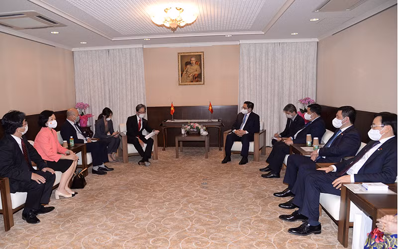 Thủ tướng Phạm Minh Chính tiếp lãnh đạo Tập đoàn Sojitz, Nhật Bản cùng Công ty cổ phần Sữa Việt Nam (Vinamilk).