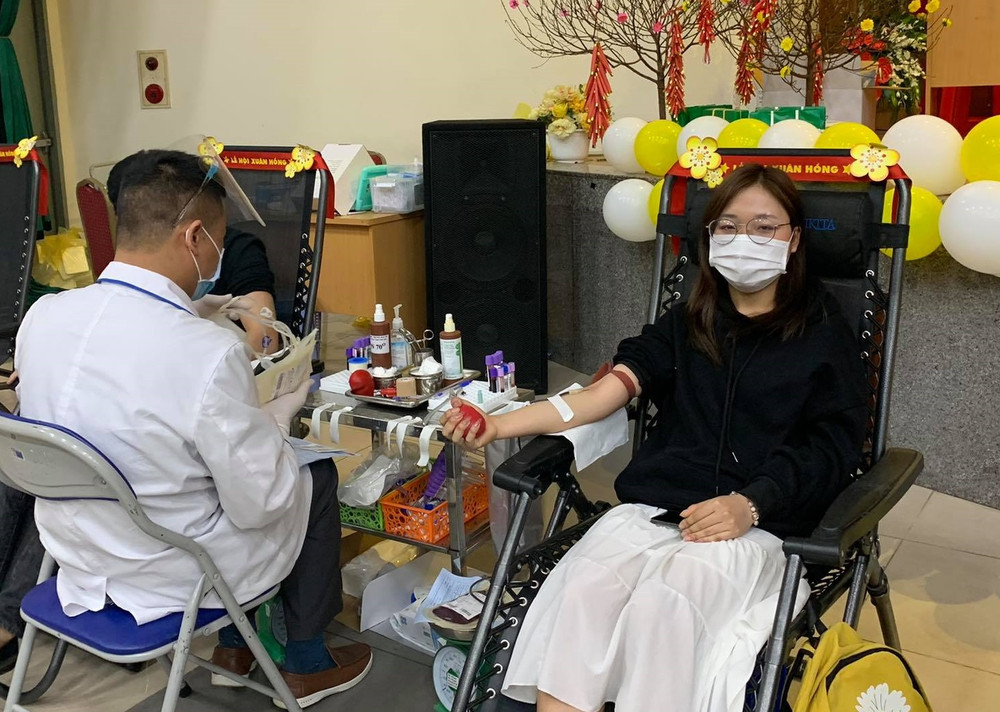 Dương Thị Anh từ Quốc Oai xuống Viện hiến máu. Niềm vui đầu xuân của Lễ hội Xuân hồng -0