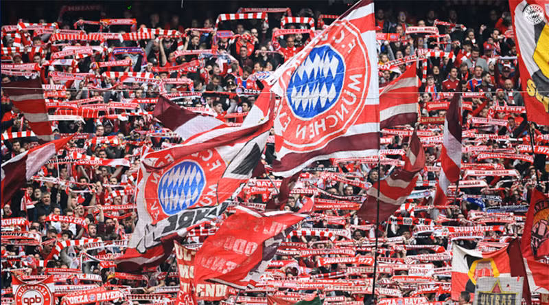 Không khí lễ lội, ăn mừng đã bắt đầu tại Allianz Arena ngay trước khi trận đấu bắt đầu. (Nguồn: FcBayern)