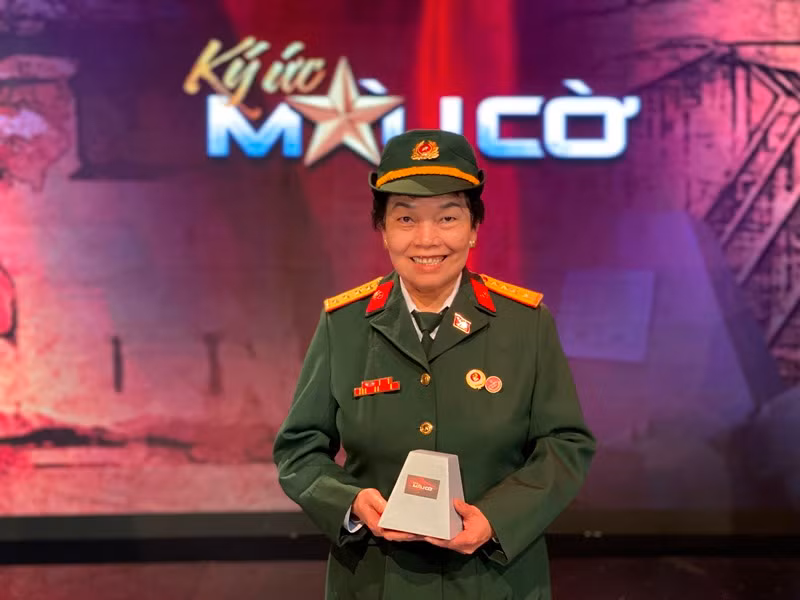 Ký ức màu cờ -0