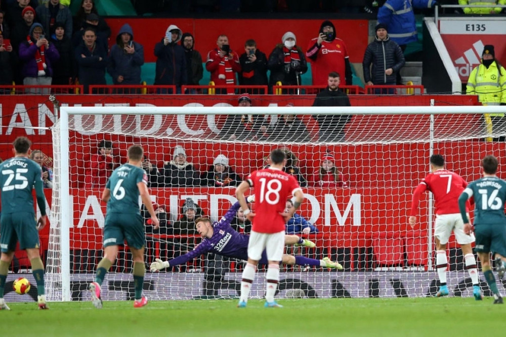 Cristiano Ronaldo đá hỏng phạt đền ở phút 20. (Ảnh: Getty) Ronaldo đá hỏng phạt đền, Man Utd bại trận trước Middlesbrough -0
