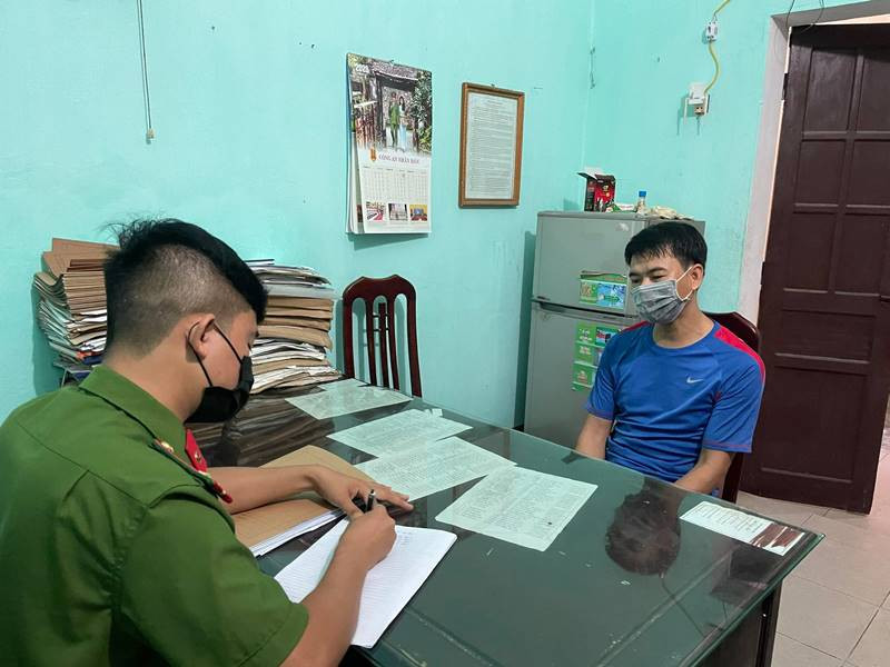 Đối tượng Phạm Quang Trung khai nhận đã làm giả nội dung giấy xét nghiệm Covid-19 và đưa cho Trần Đình Quảng để qua chốt kiểm soát dịch. Làm giả nội dung giấy xét nghiệm để qua chốt kiểm dịch -0