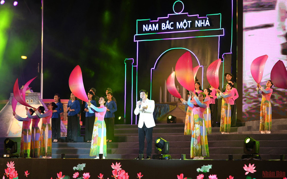 (Ảnh: THÀNH ĐẠT) Kỷ niệm 50 năm Ngày Giải phóng tỉnh Quảng Trị và 50 năm sự kiện 81 ngày đêm chiến đấu bảo vệ Thành cổ Quảng Trị -3