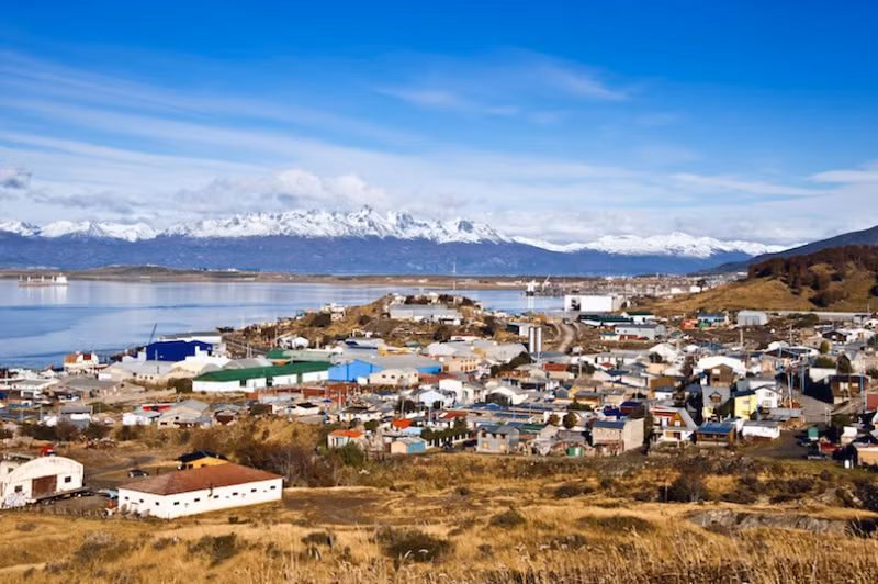 Thành phố Ushuaia, một điểm đến du lịch nổi tiếng của Argentina. (Ảnh: Touropia)