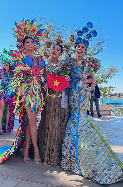 Ba thí sinh giành giải cao nhất. Bella Vũ Huyền Diệu đoạt giải trang phục về môi trường đẹp nhất Miss Ecoteen International 2021 -0