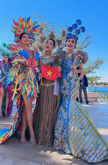 Bella Vũ Huyền Diệu đoạt giải trang phục về môi trường đẹp nhất Miss Ecoteen International 2021 -0