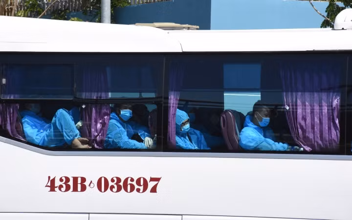 Các công dân được đưa về khu vực cách ly tập trung theo quy định, tại TP Đà Nẵng và tỉnh Quảng Ngãi.