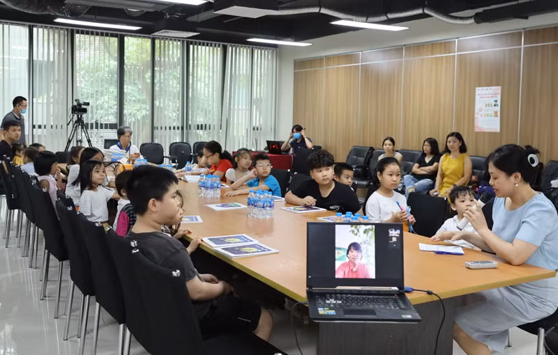 Các cây bút nhí tham gia giao lưu trực tuyến cùng tác giả truyện tranh Nhật Bản đầu tháng 4/2021.