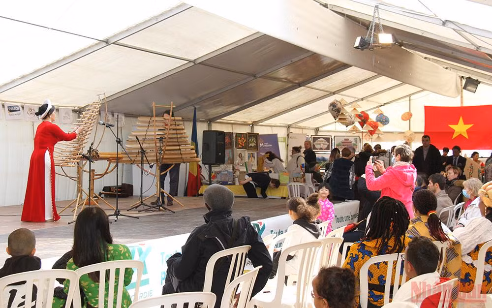 Ấn tượng Việt Nam trong Ngày hội Pháp ngữ ở Pháp -0