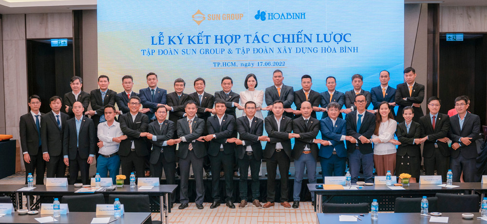 Tập đoàn Xây dựng Hòa Bình và Tập đoàn Sun Group ký kết hợp tác chiến lược