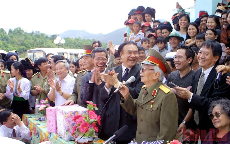 Đại tướng ôn lại những kỷ niệm 50 năm trước. Đại tướng về thăm lại chiến trường xưa -0