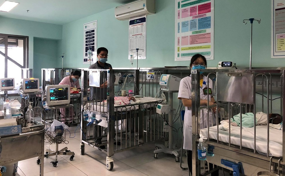 Nhiều bệnh nhi phải dùng máy thở. Gia tăng bệnh nhi mắc virus hợp bào hô hấp -0