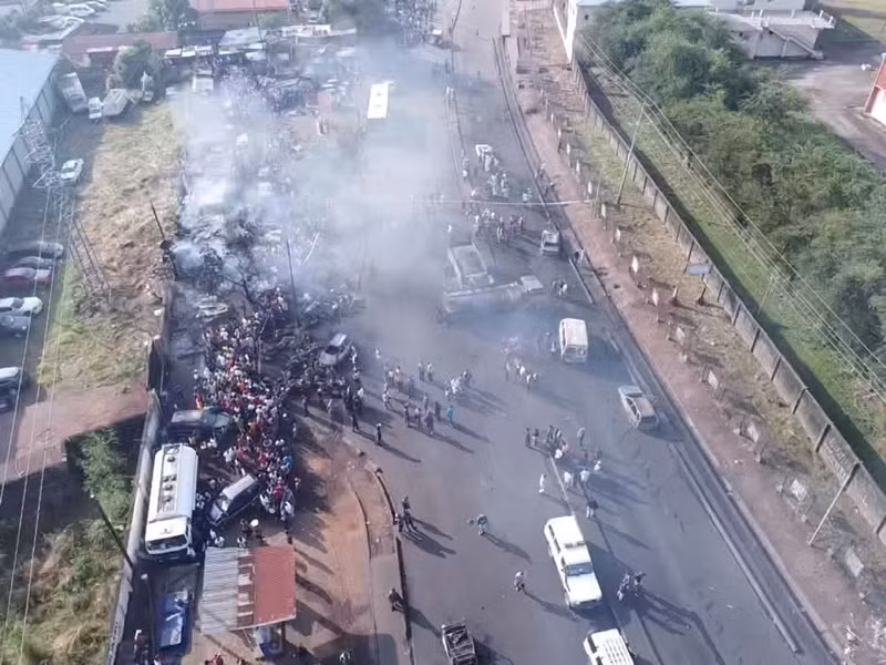Nổ xe bồn ở Sierra Leone -0