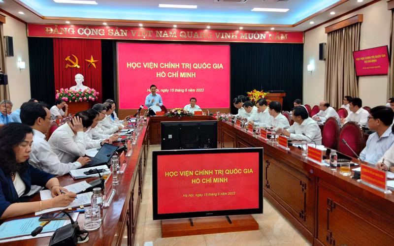 Quang cảnh buổi làm việc.