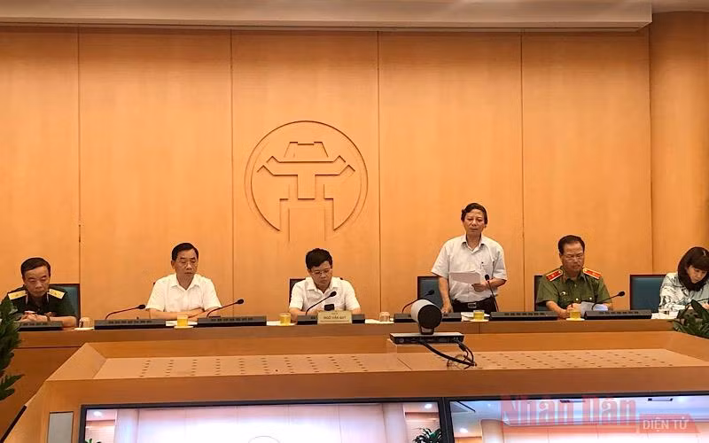 Cuộc họp của Ban chỉ đạo công tác phòng chống dịch Covid-19 TP Hà Nội chiều 30-9.