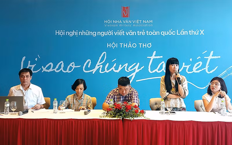 Trao đổi tại hội thảo thơ "Vì sao chúng ta viết".
