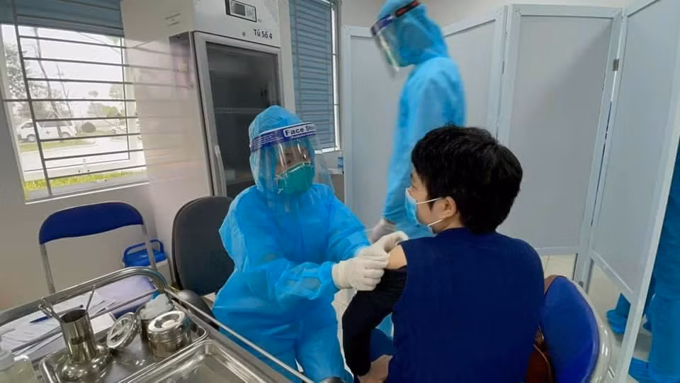 Xử lý kịp thời bốn trường hợp phản vệ độ 2 sau tiêm vaccine