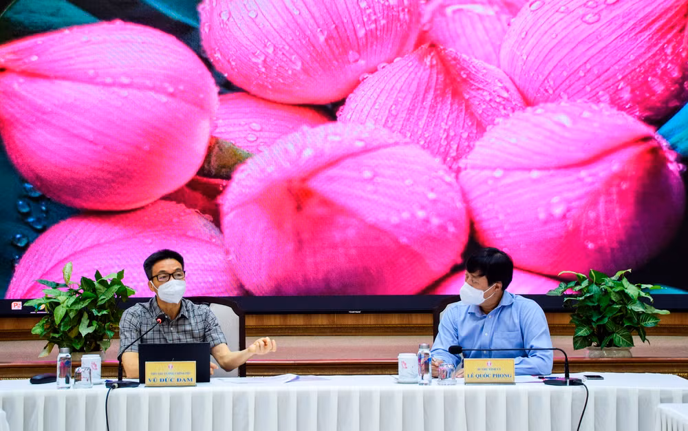 Phó Thủ tướng Vũ Đức Đam phát biểu tại buổi làm việc. (Ảnh: HỮU NGHĨA)