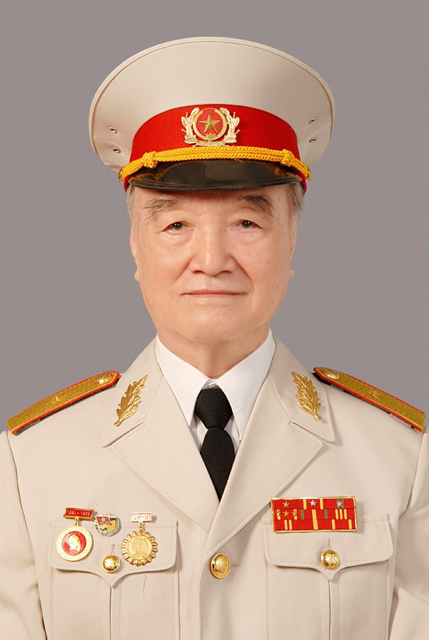 Thiếu tướng, Giáo sư, Tiến sĩ, Thầy thuốc nhân dân Phạm Tử Dương – chủ nhiệm khoa giai đoạn 1973-1974. Những tượng đài của khoa Nội Tim mạch, Bệnh viện Trung ương Quân đội 108 -0