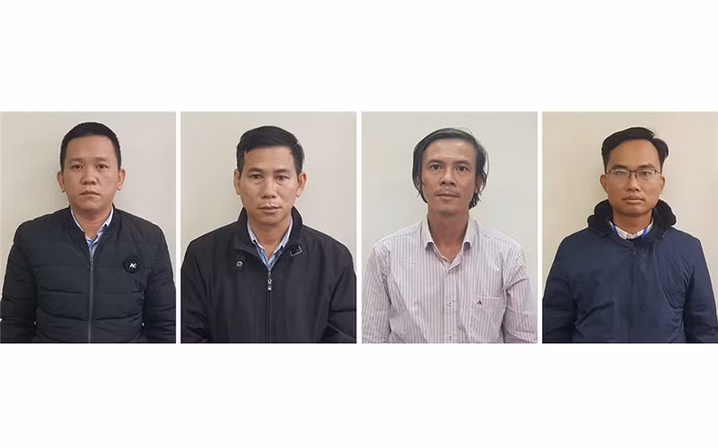 Các bị can (từ trái qua phải): Hoàng Trung Hậu; Nguyễn Tấn Chánh; Lê Công Bằng; Quách Văn Phúc.